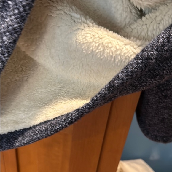 Orvis- Men's Navy/Gray Quarter-Zip pull over - Picture 4 of 5